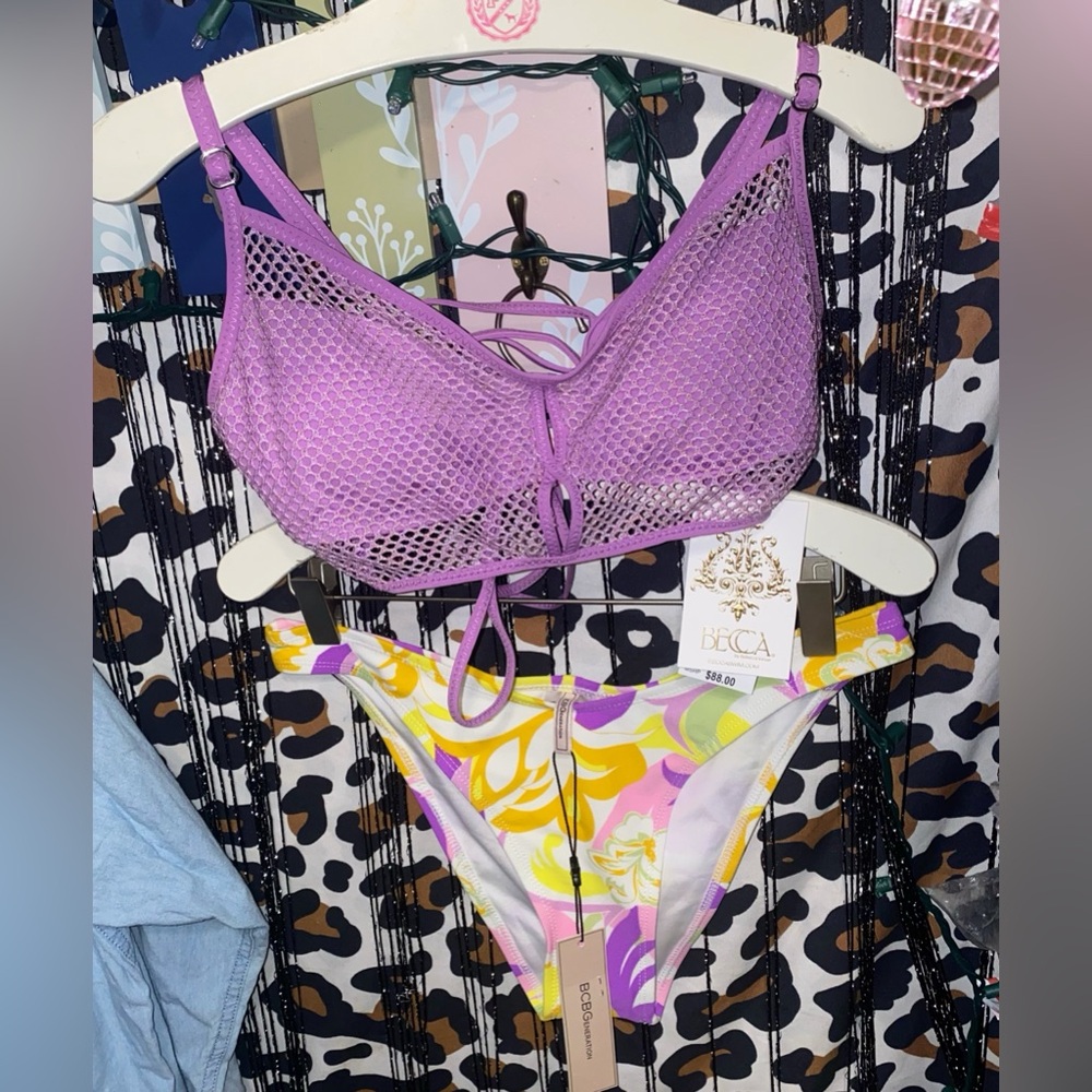 BECCA CROCHET EMILY HIPSTER BIKINI TOP & BCBG CHEEKY BIKINI BOTTOM SET